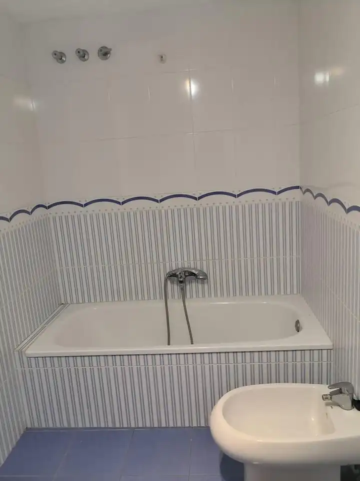 Bathroom of Flat for rent in Burjassot