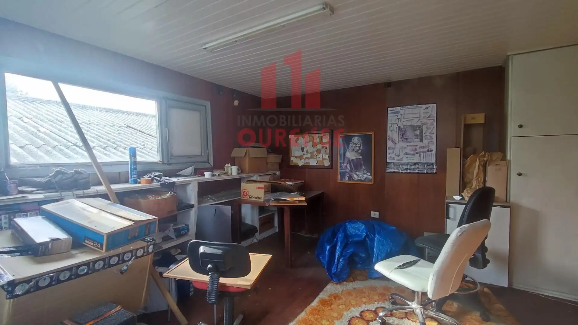 Fabrikhallen zum Verkauf in Toén