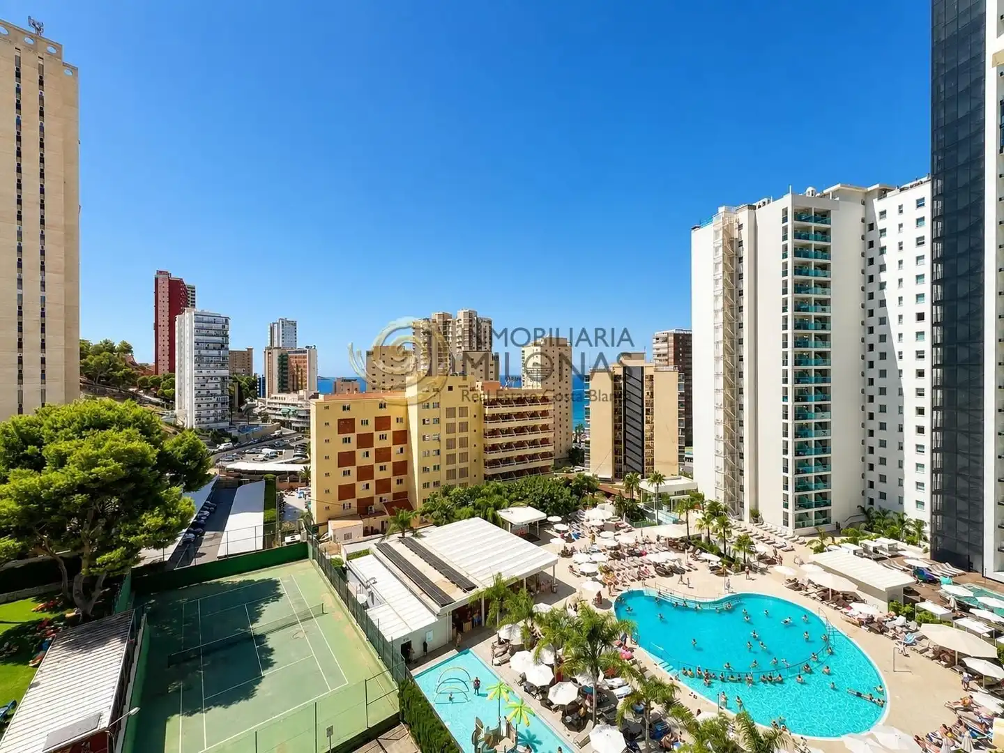 Außenansicht von Wohnungen zum Verkauf in Benidorm mit Klimaanlage, Heizung und Terrasse