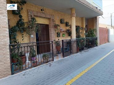 Casa amb balcó en venda a Calle TIRSO DE MOLINA