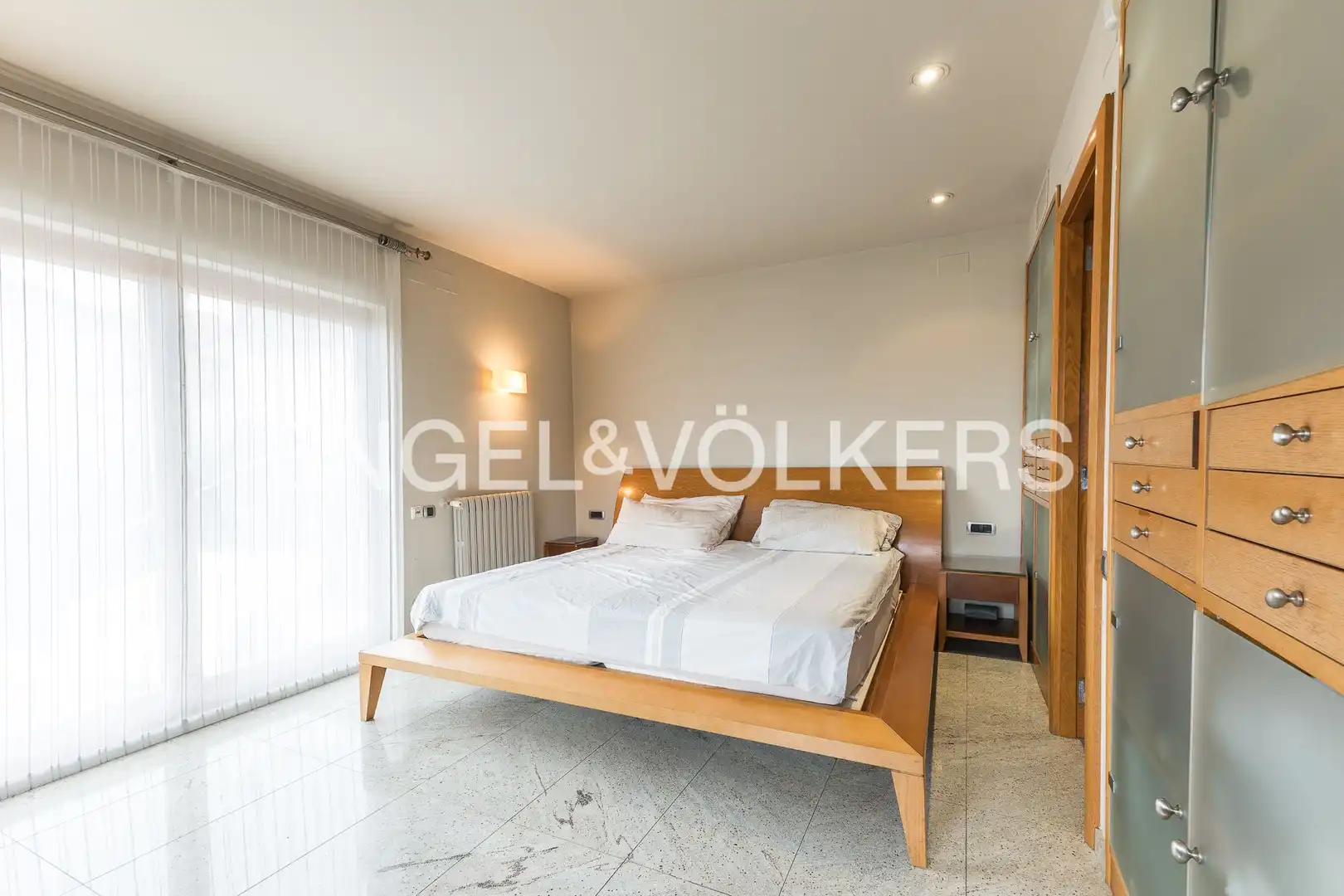 Bedroom of Houses for sale in Esplugues de Llobregat  with Air Conditioner, Heating and Private garden