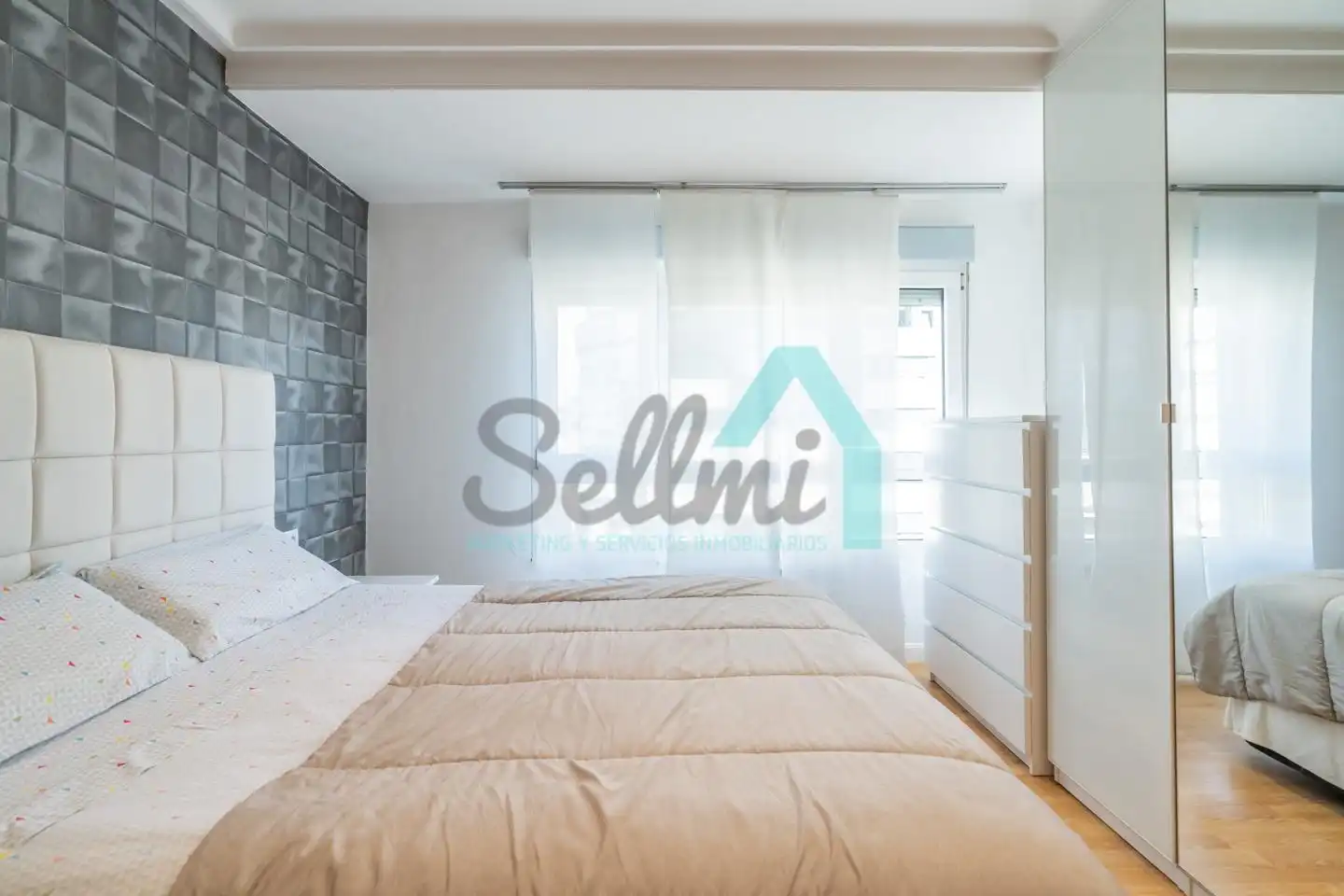 Habitación de Piso de alquiler en Oviedo  con Calefacción y Amueblado