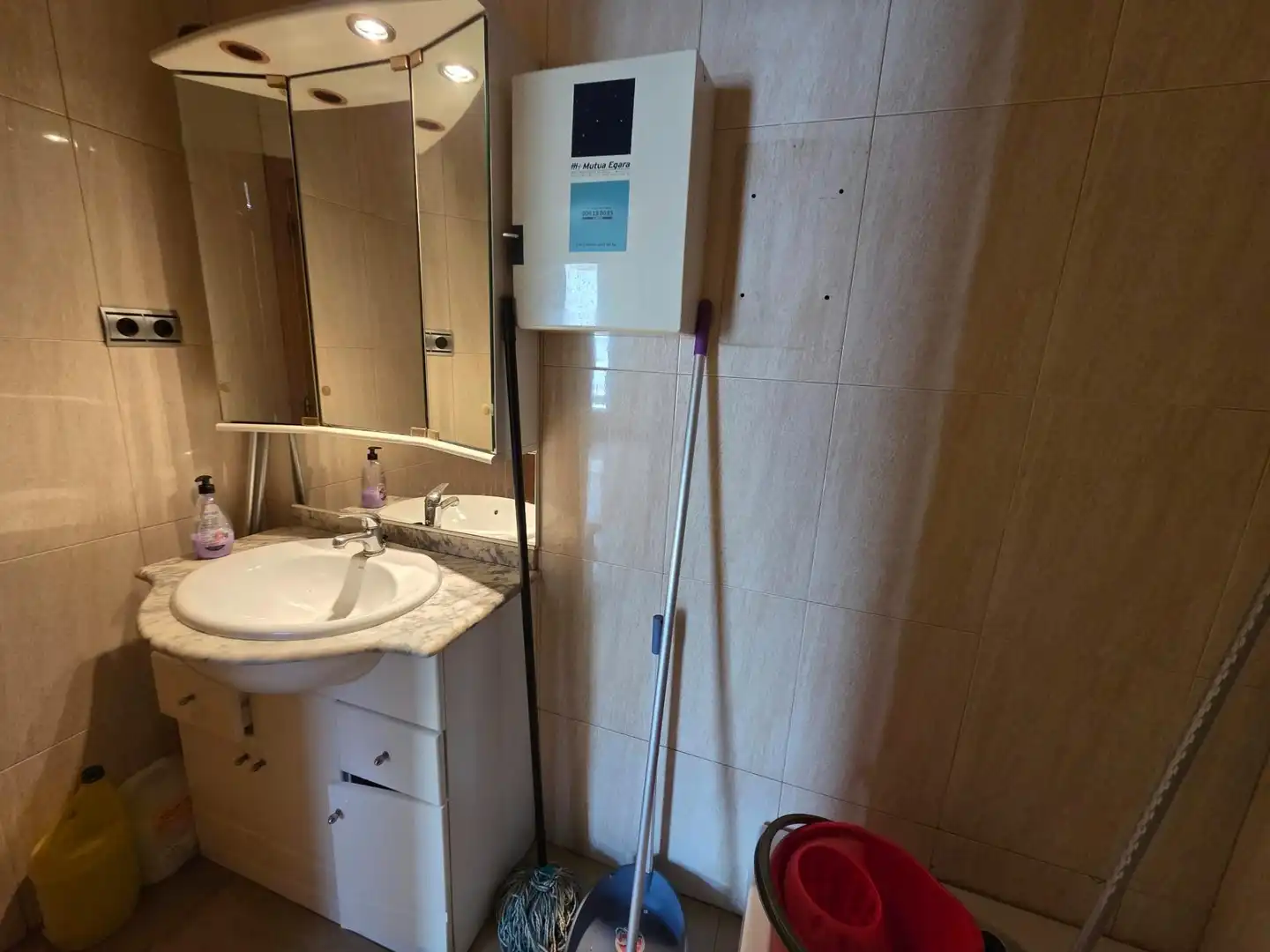 Baño de Local en venta en Olesa de Montserrat con Aire acondicionado