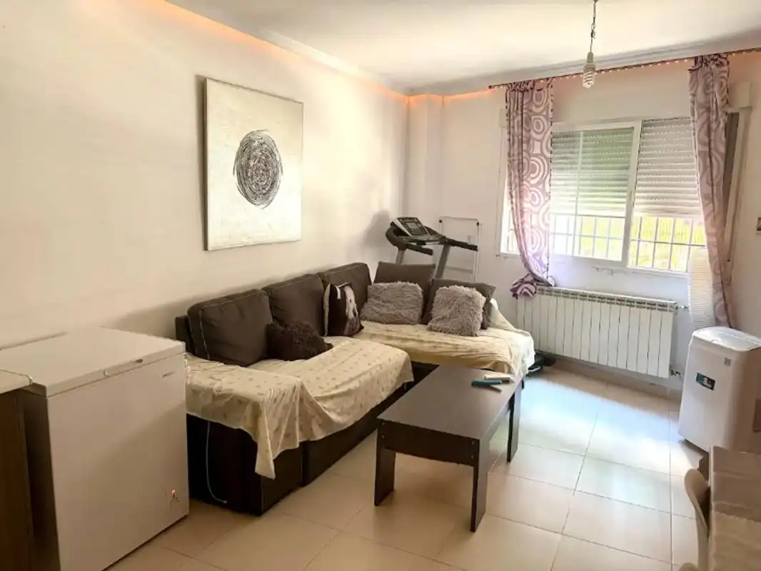 Sala d'estar de Planta baixa en venda en Coslada amb Calefacció i Moblat