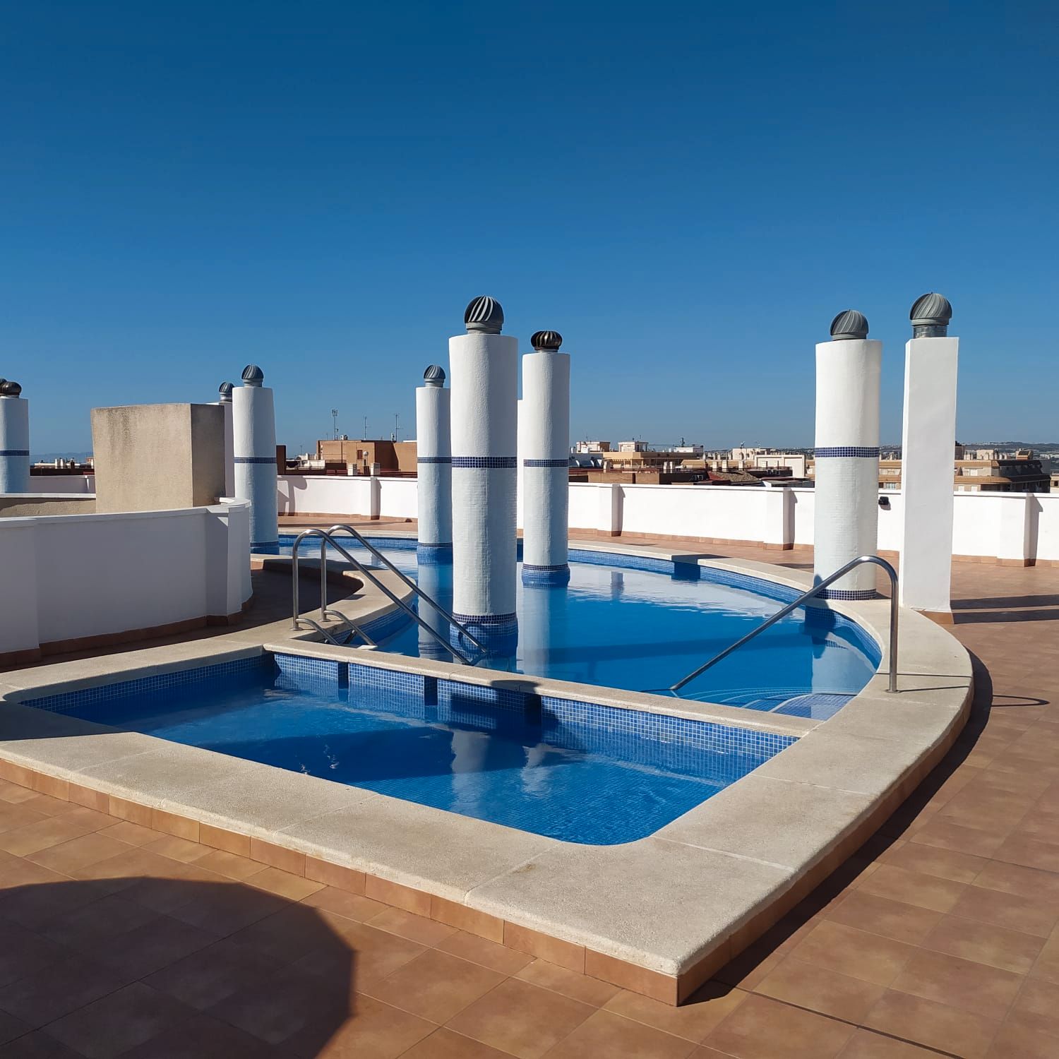 Piscina de Apartament en venda en Torrevieja amb Aire condicionat, Moblat i Forn