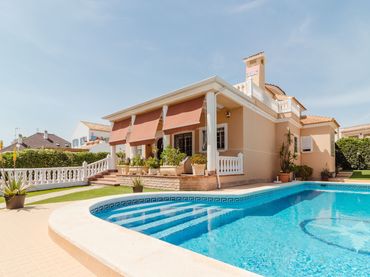 Casa amb piscina en venda a La Mata