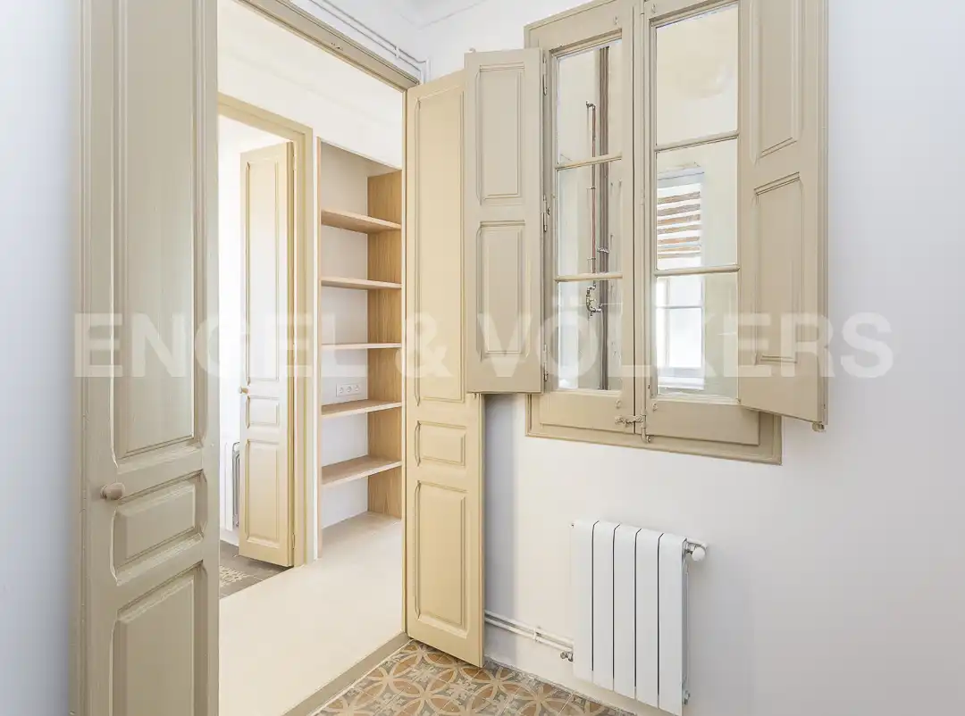 Bedroom of Flat for sale in Barcelona  with Air Conditioner, Heating and Balcony
