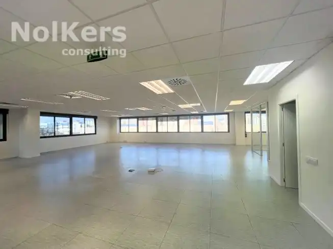 Office for rent in L'Hospitalet de Llobregat  with Air Conditioner and Heating