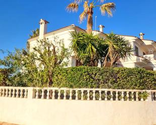 Vista exterior de Casa adosada en venda en Xeraco amb Aire condicionat, Calefacció i Jardí privat