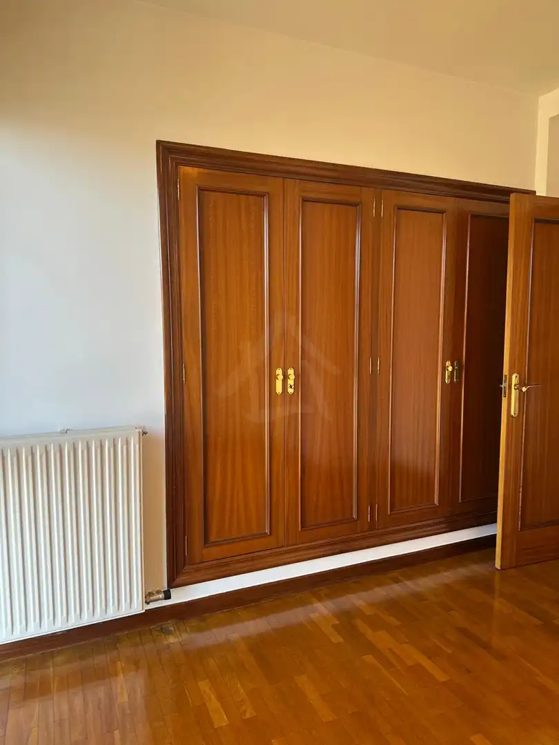 Dormitori de Casa adosada en venda en  Logroño amb Aire condicionat, Calefacció i Parquet