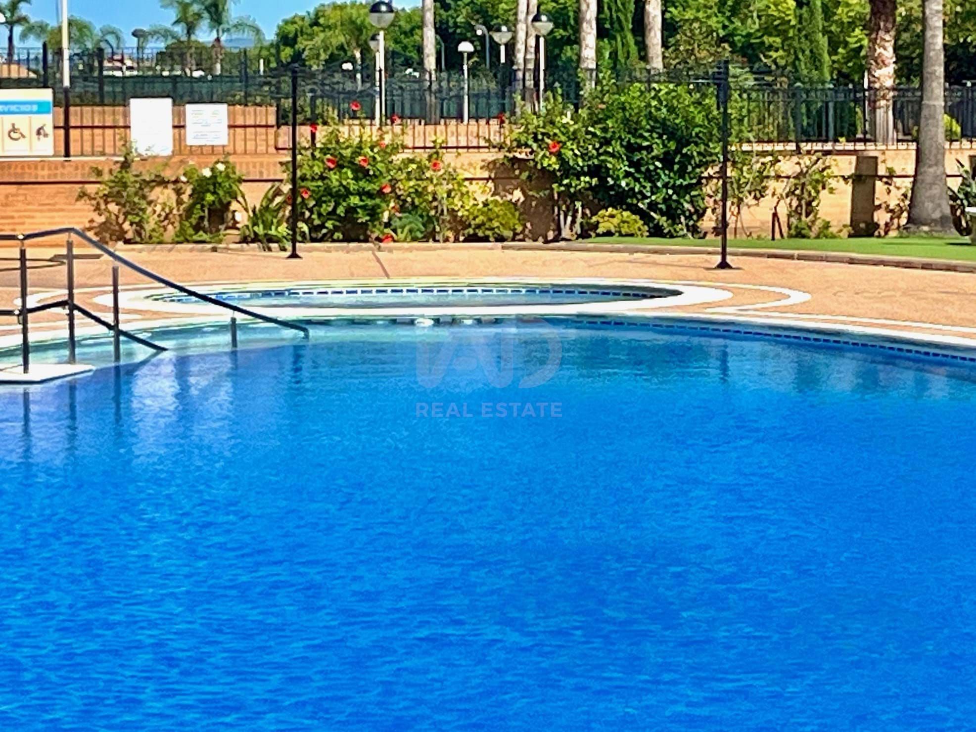 Piscina de Pis en venda en Oropesa del Mar / Orpesa amb Aire condicionat, Calefacció i Terrassa