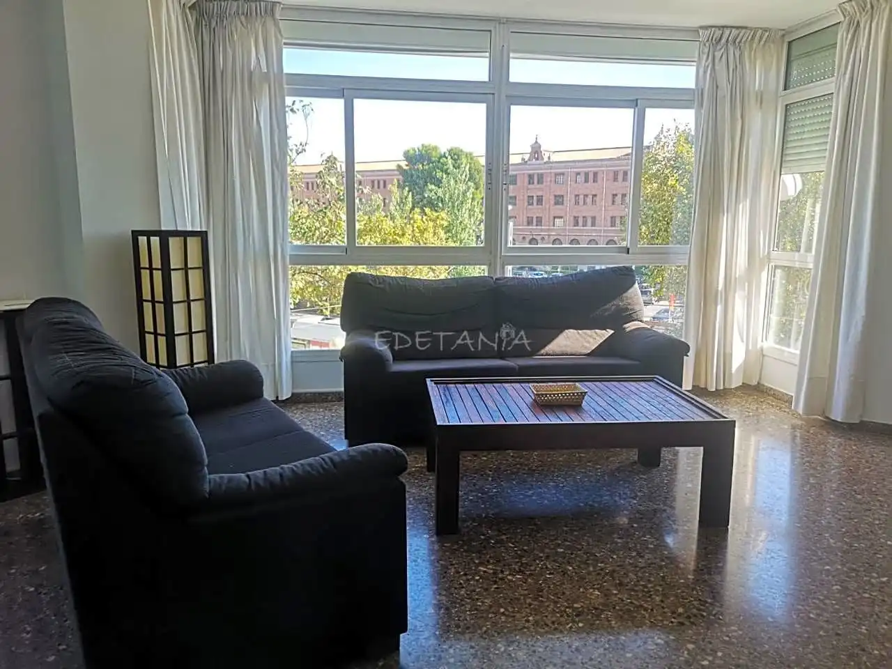 Habitació a D'Almansa, Moncada