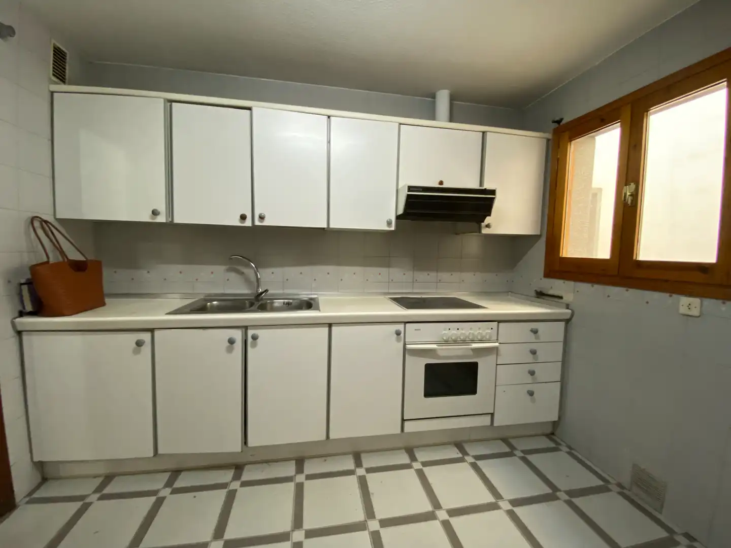 Cocina de Piso en venta en Ciudad Real con Calefacción, Terraza y Balcón