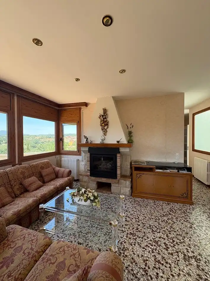 Sala d'estar de Casa o xalet en venda en Vimbodí i Poblet amb Aire condicionat, Calefacció i Jardí privat