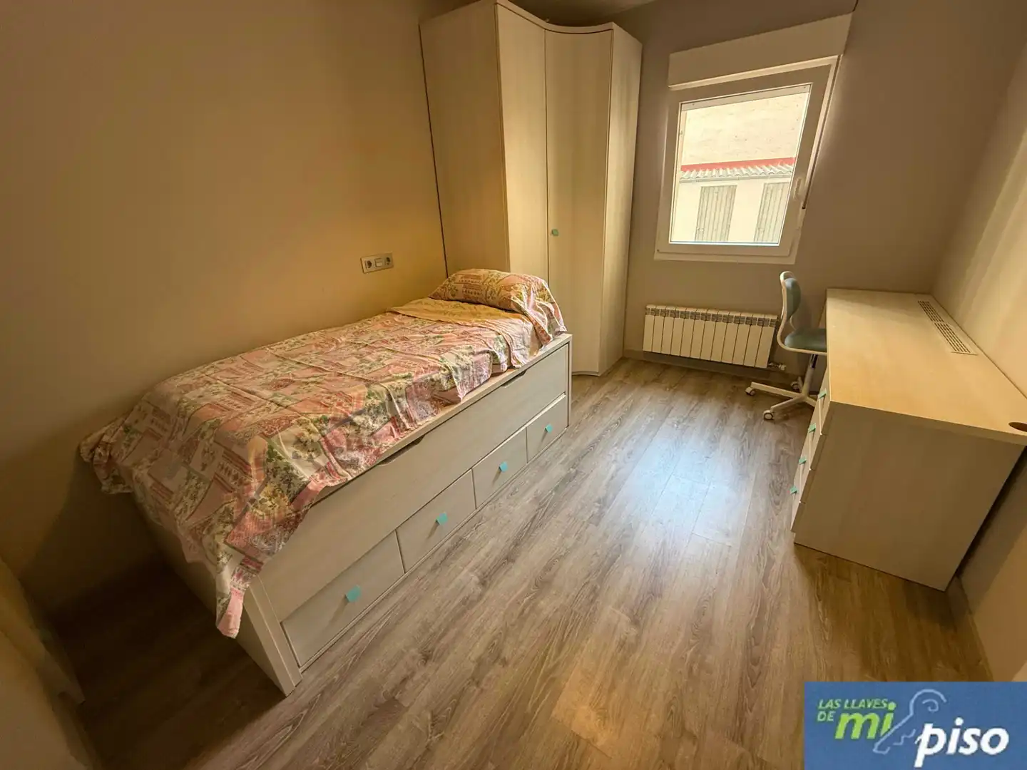 Habitación de Piso de alquiler en Valladolid con Calefacción, Parquet y Amueblado