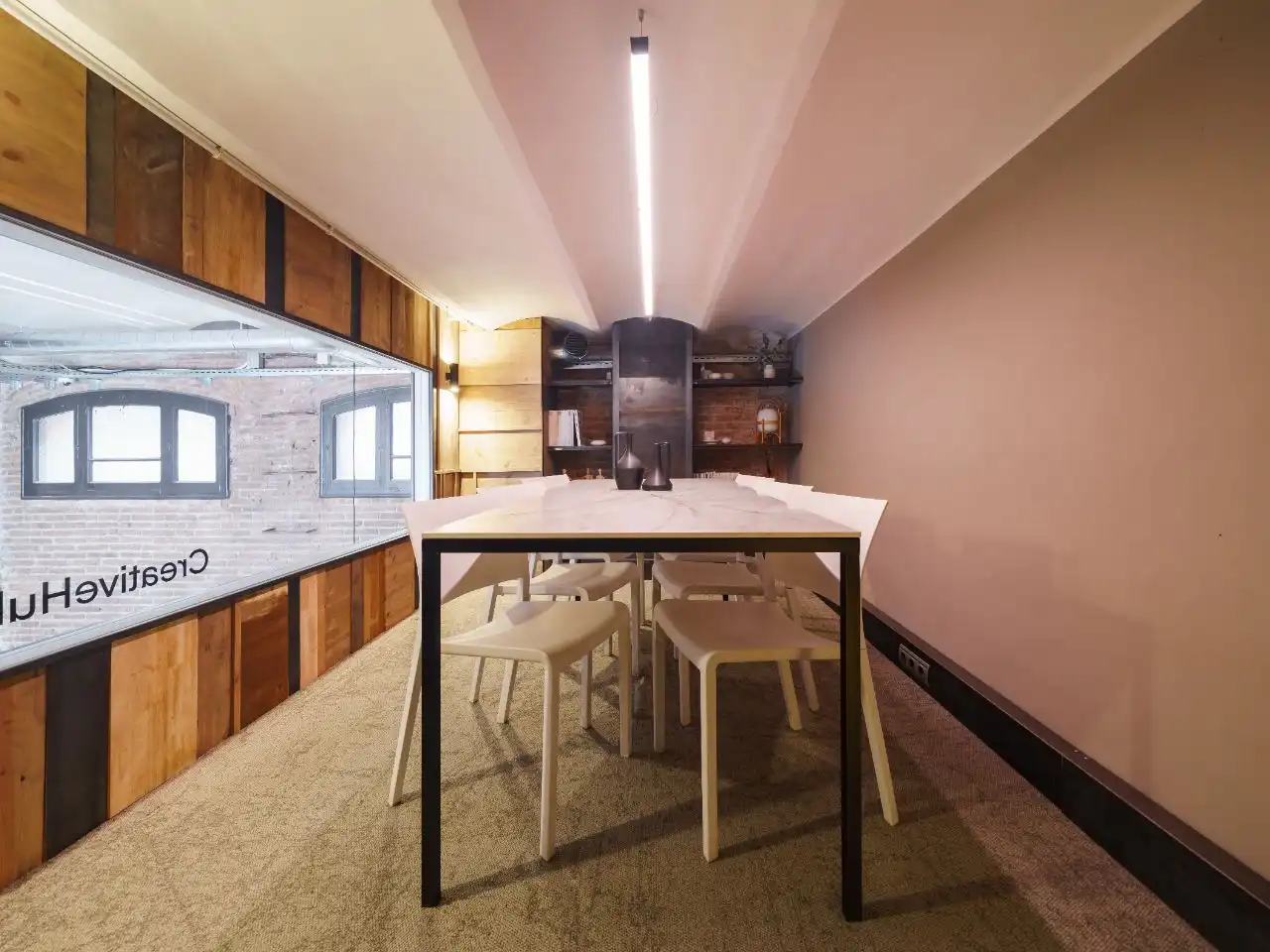 Comedor de Oficina de alquiler en Barcelona con Aire acondicionado, Calefacción y Amueblado