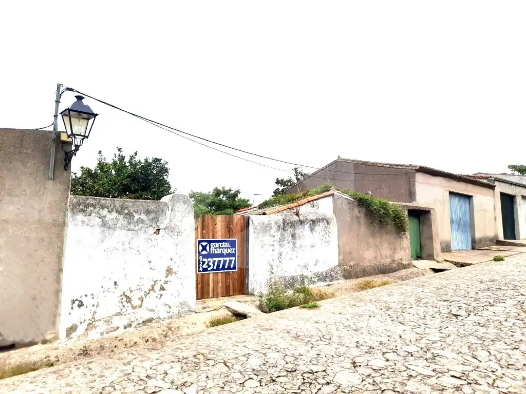 Houses for sale in Calle Puerta Valencia, Alburquerque