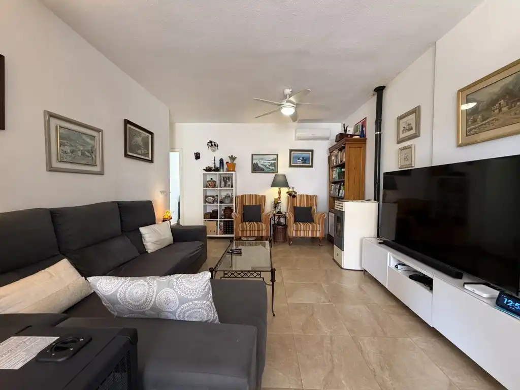 Sala d'estar de Casa o xalet en venda en Orihuela amb Aire condicionat, Moblat i Rentadora