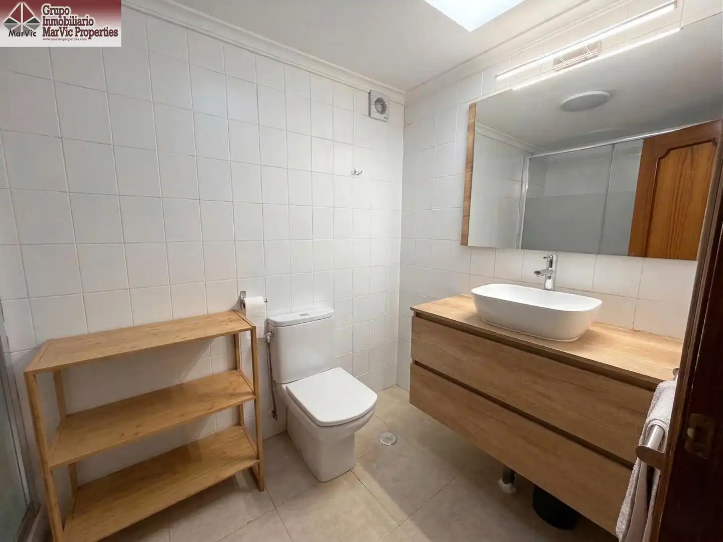 Baño de Piso en venta en Benidorm con Terraza y Amueblado