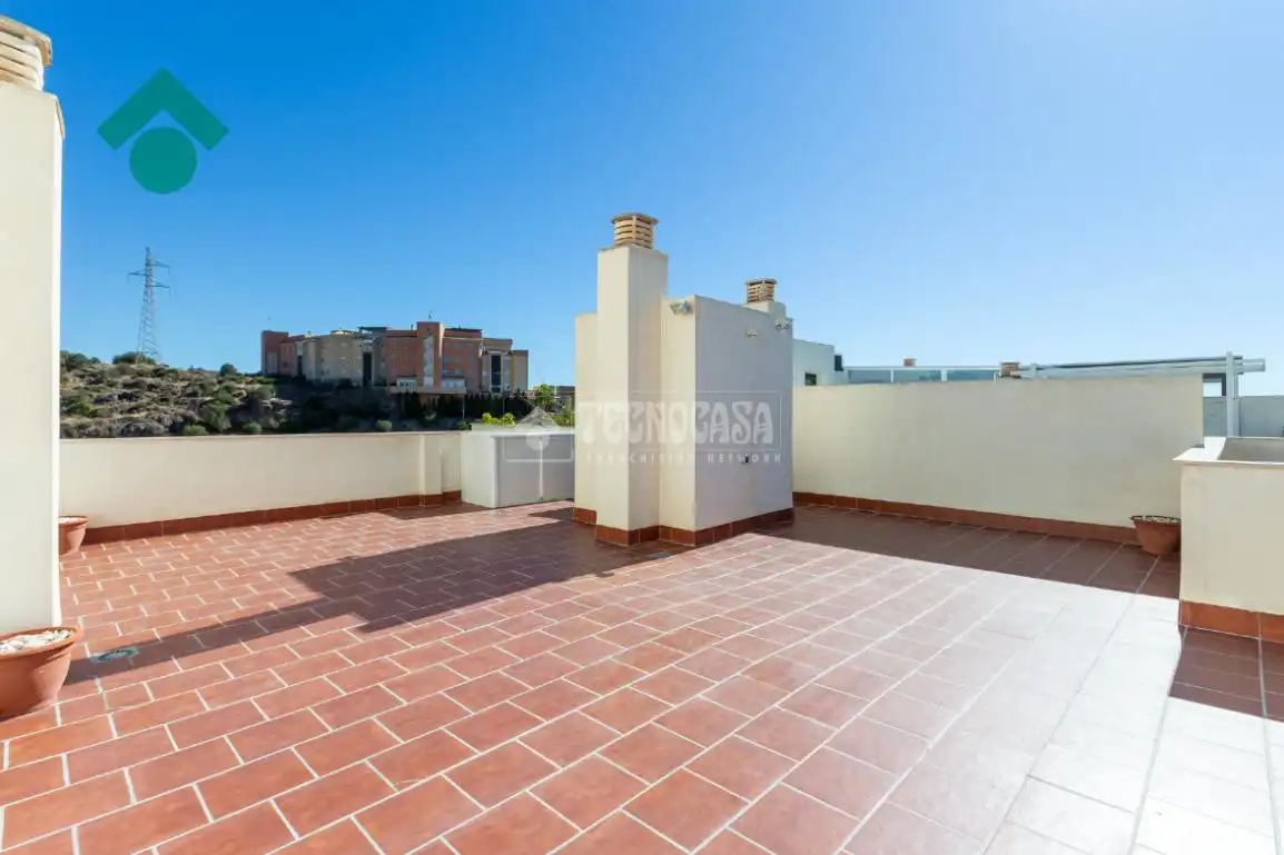 Terrassa de Àtic en venda en Rincón de la Victoria amb Calefacció, Terrassa i Piscina comunitària