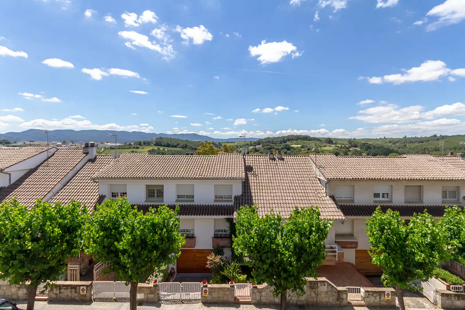Vista exterior de Piso en venta en Sant Esteve Sesrovires con Aire acondicionado, Calefacción y Horno