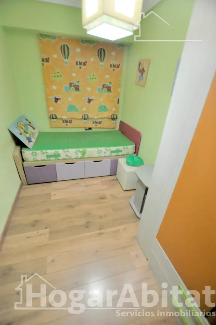 Schlafzimmer von Wohnung zum Verkauf in Xirivella mit Heizung, Parkett und Möbliert