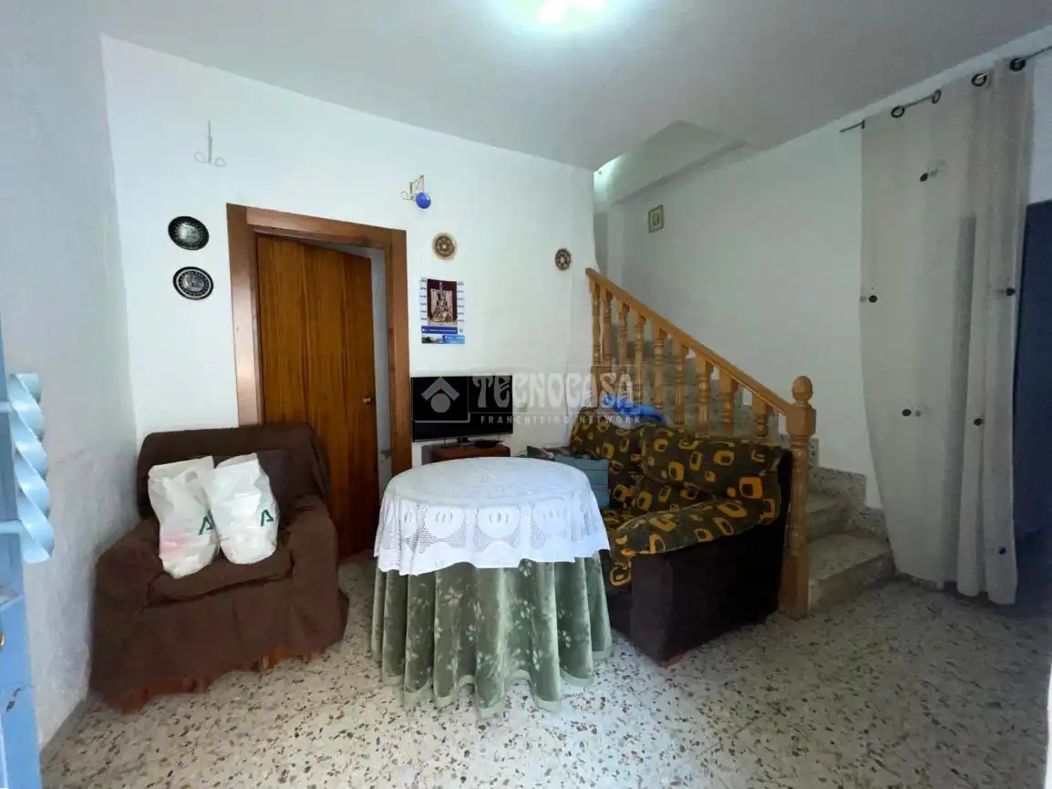 Casa adosada en venda a Guadix