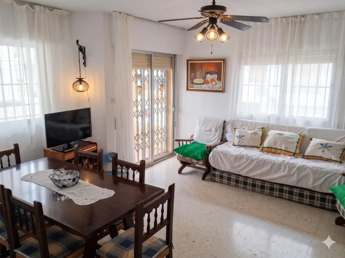 Sala de estar de Piso en venta en Almuñécar con Calefacción, Amueblado y Balcón