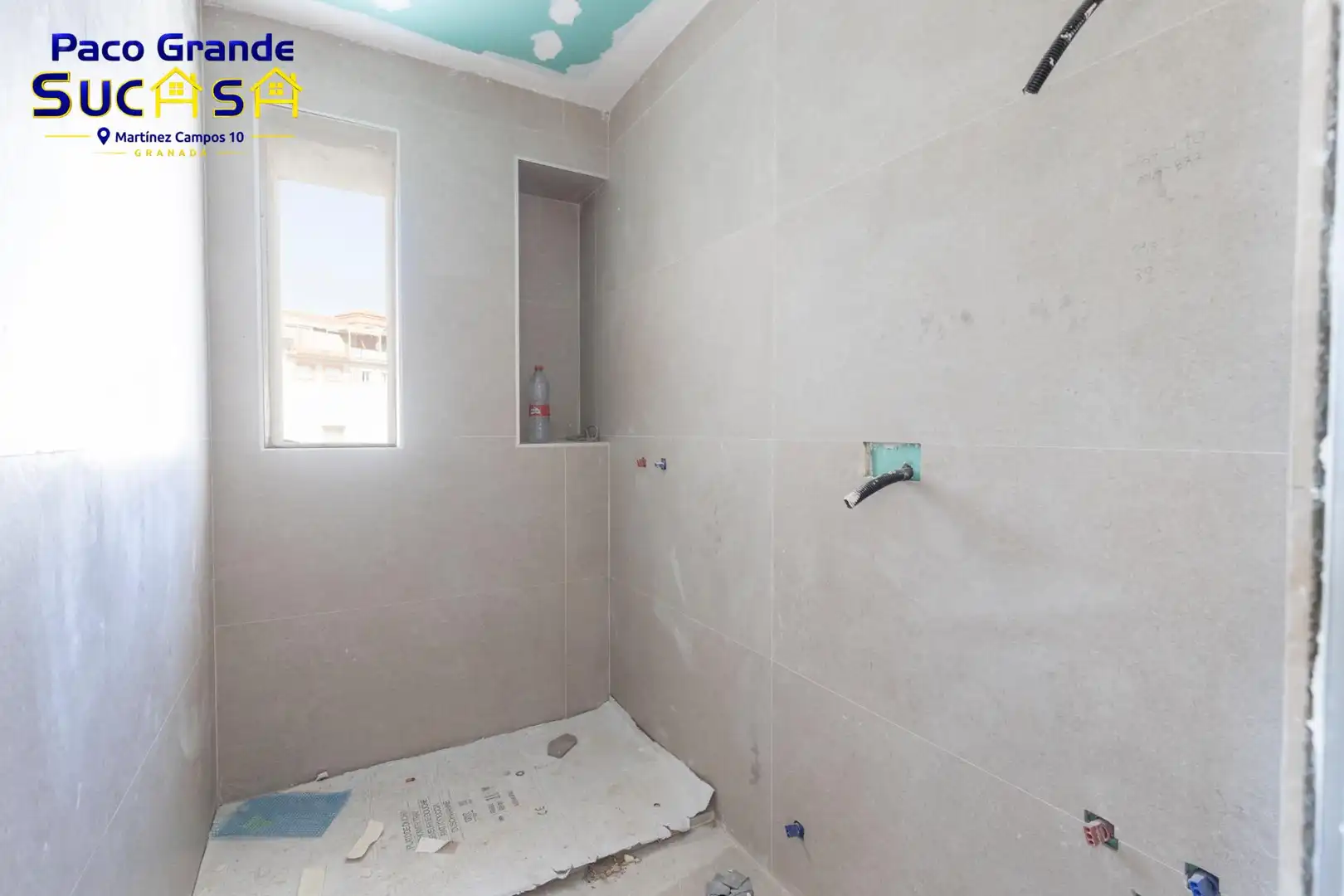 Badezimmer von Wohnung zum Verkauf in Gualchos mit Klimaanlage, Heizung und Privatgarten