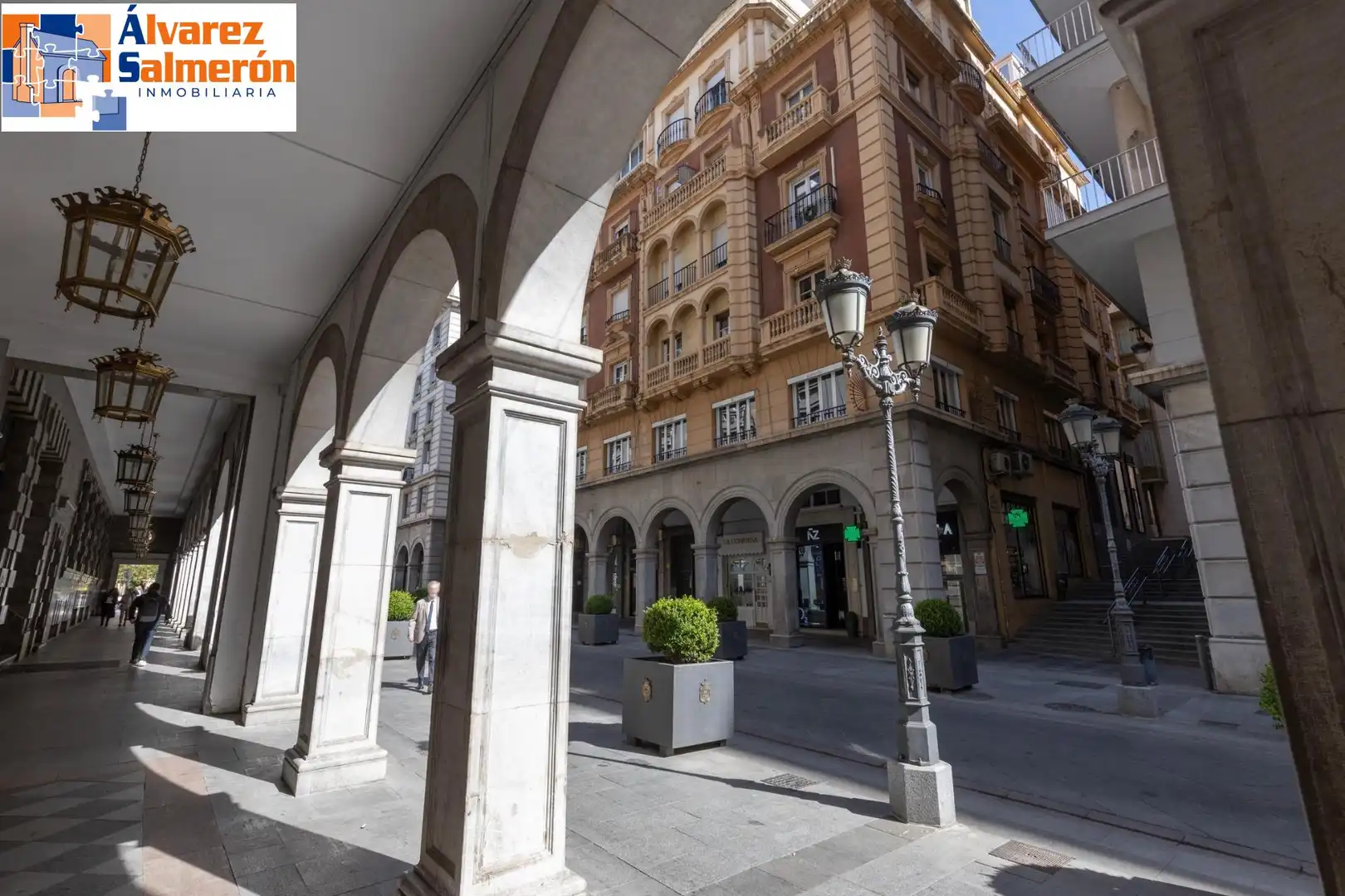 Vista exterior de Pis en venda en Granada amb Calefacció