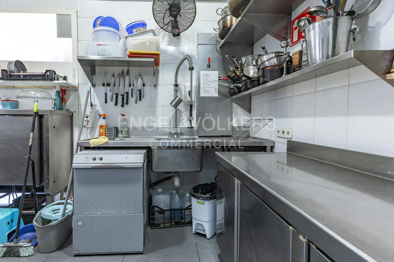 Cuina de Local de lloguer en Barcelona amb Terrassa