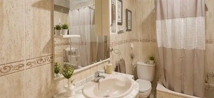 Bathroom of Flat for sale in Estepona  with Air Conditioner and Furnished