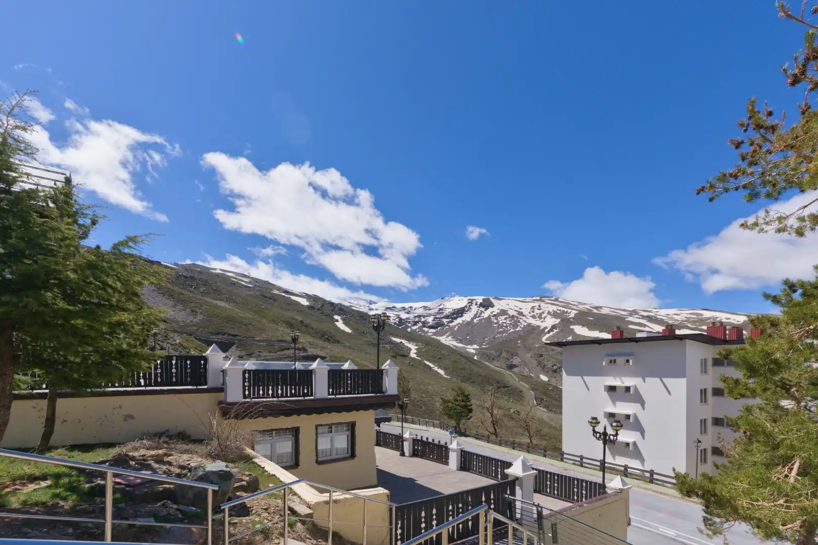 Vista exterior de Apartamento en venta en Sierra Nevada con Terraza, Trastero y Amueblado