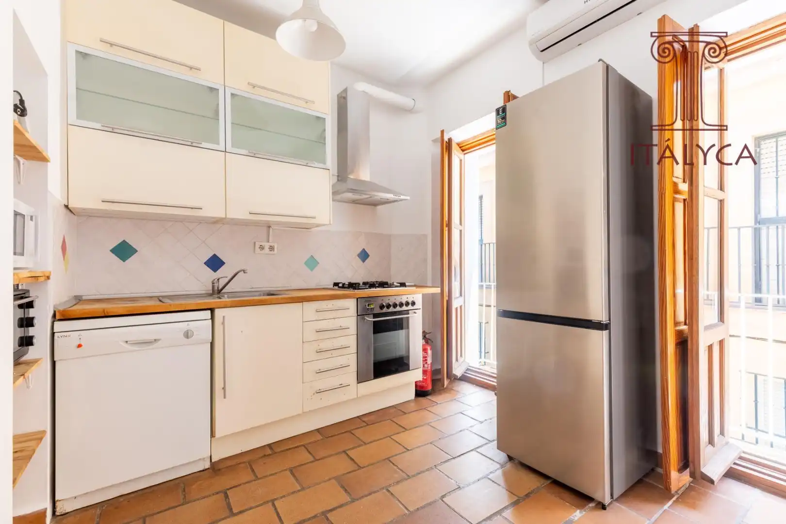 Kitchen of Attic for sale in Sevilla  with Air Conditioner, Heating and Terrace
