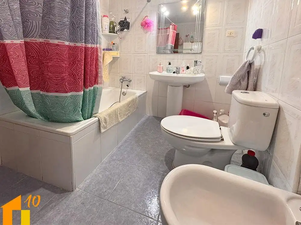 Baño de Piso en venta en Briviesca con Calefacción y Terraza