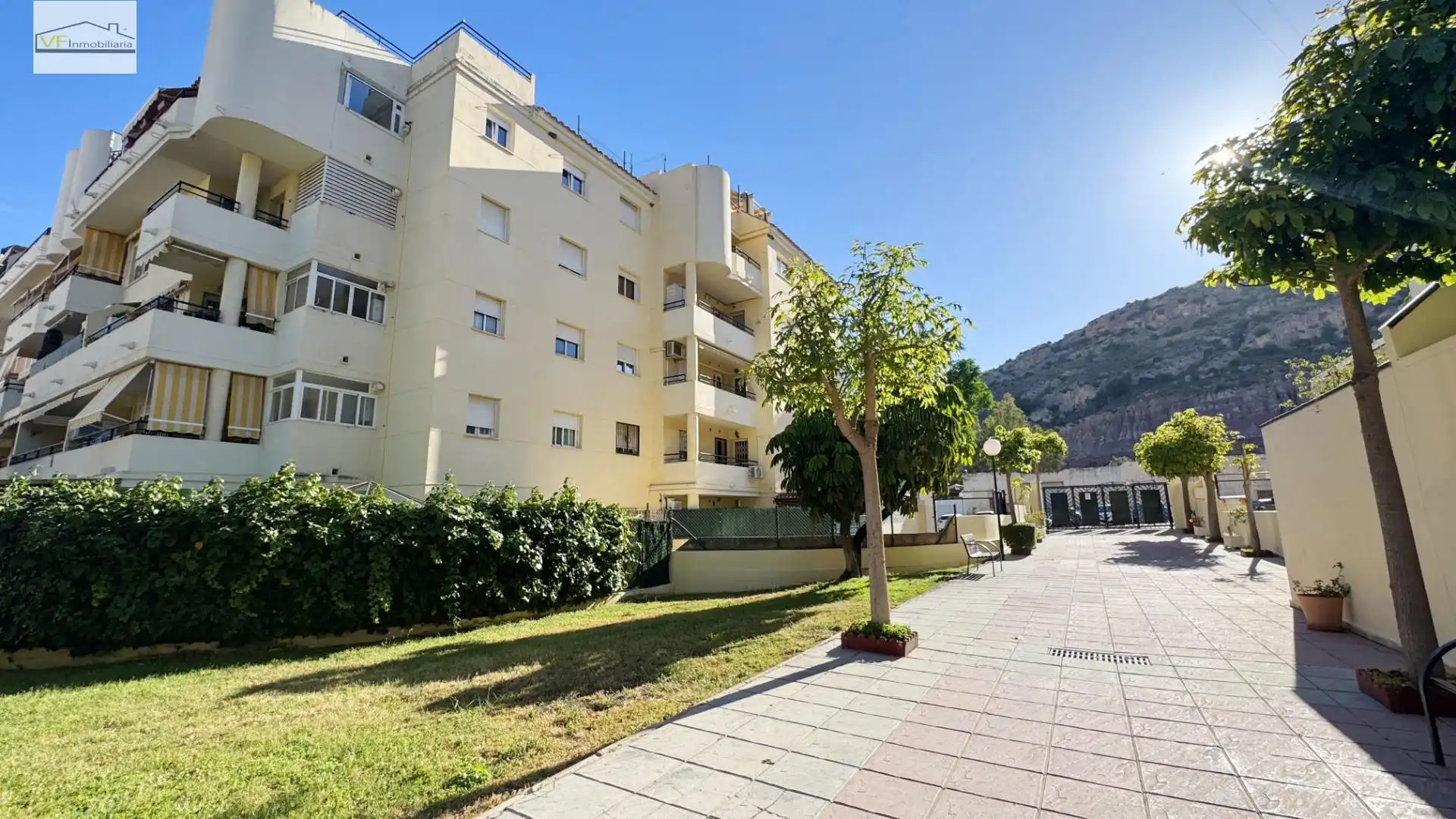 Vista exterior de Pis de lloguer en Rincón de la Victoria amb Terrassa i Piscina comunitària