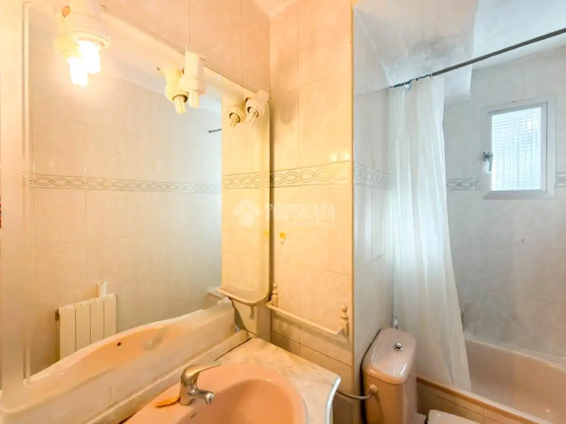 Bathroom of Flat for sale in Alcalá de Henares