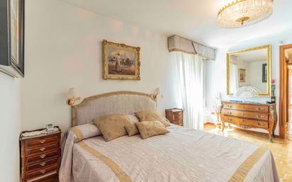 Bedroom of Flat for sale in  Madrid Capital  with Air Conditioner, Heating and Terrace