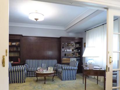 Living room of Flat for sale in  Cádiz Capital  with Storage room