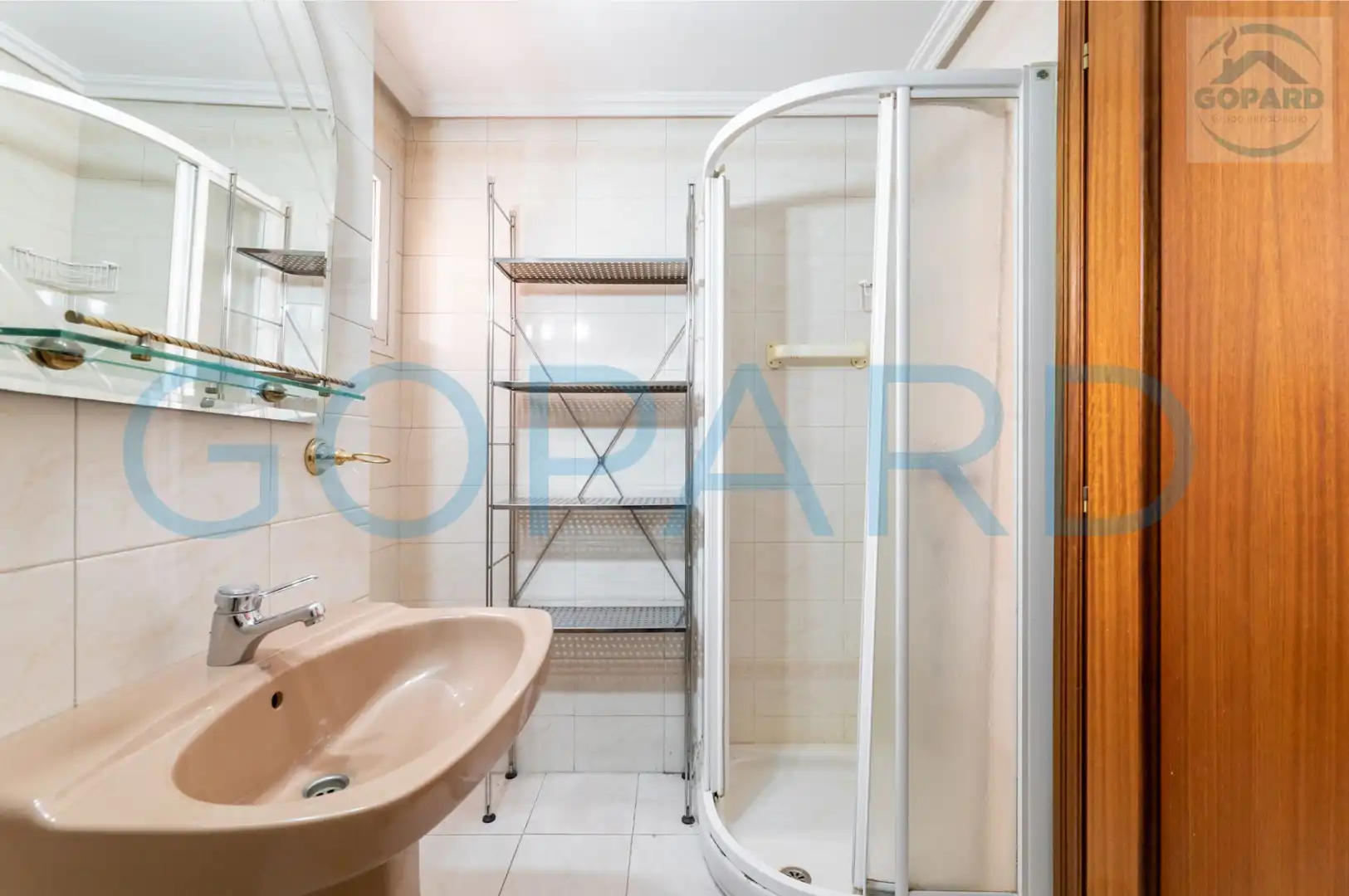 Badezimmer von Wohnung zum Verkauf in Madrid mit Klimaanlage, Heizung und Parkett
