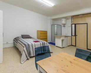 Dormitori de Apartament per a compartir en  Barcelona Capital amb Aire condicionat i Balcó