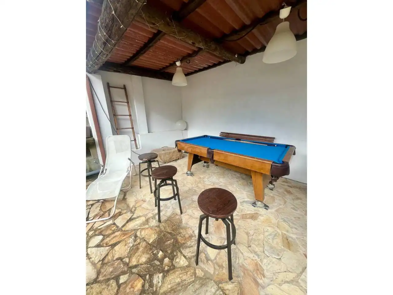 Haus oder Chalet zur Miete in Miño mit Heizung, Privatgarten und Schwimmbad