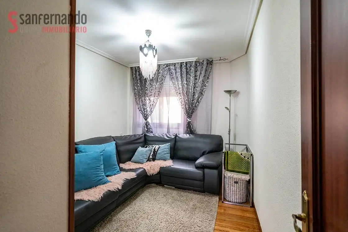 Sala de estar de Piso en venta en Cartes con Calefacción