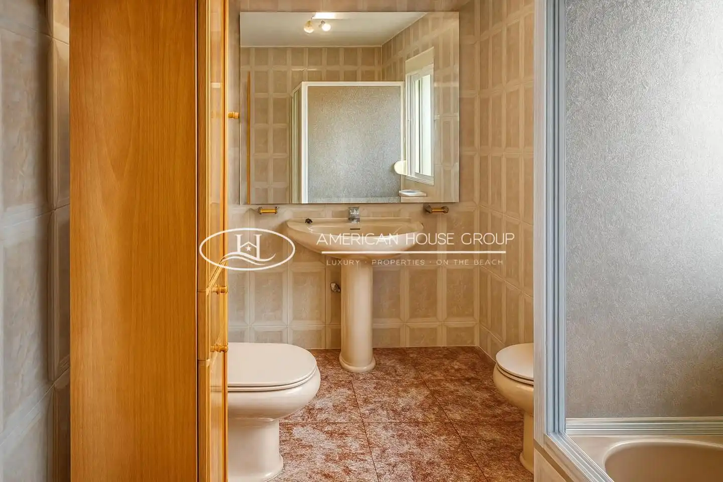 Bathroom of Houses for sale in Chiclana de la Frontera