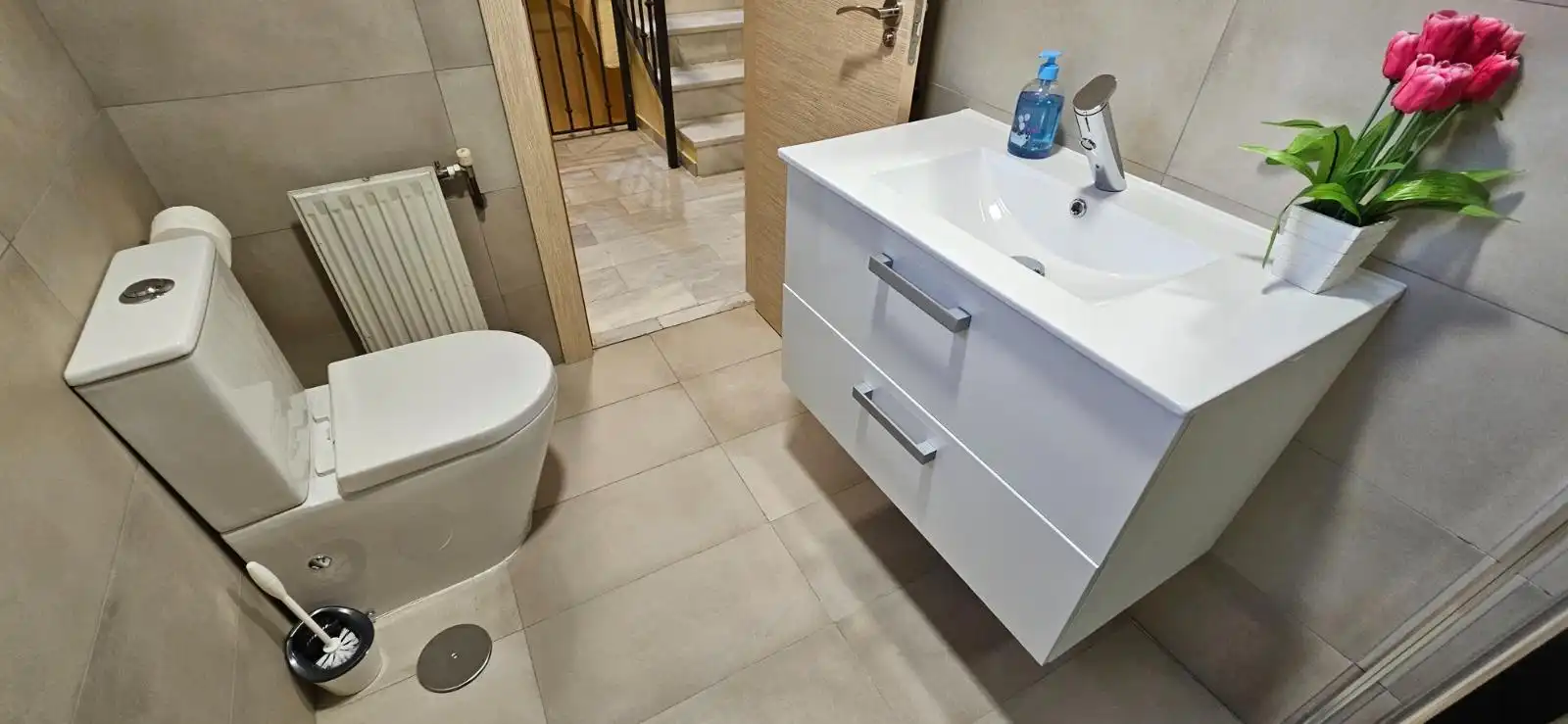 Bathroom of Detached homes for rent in Granada