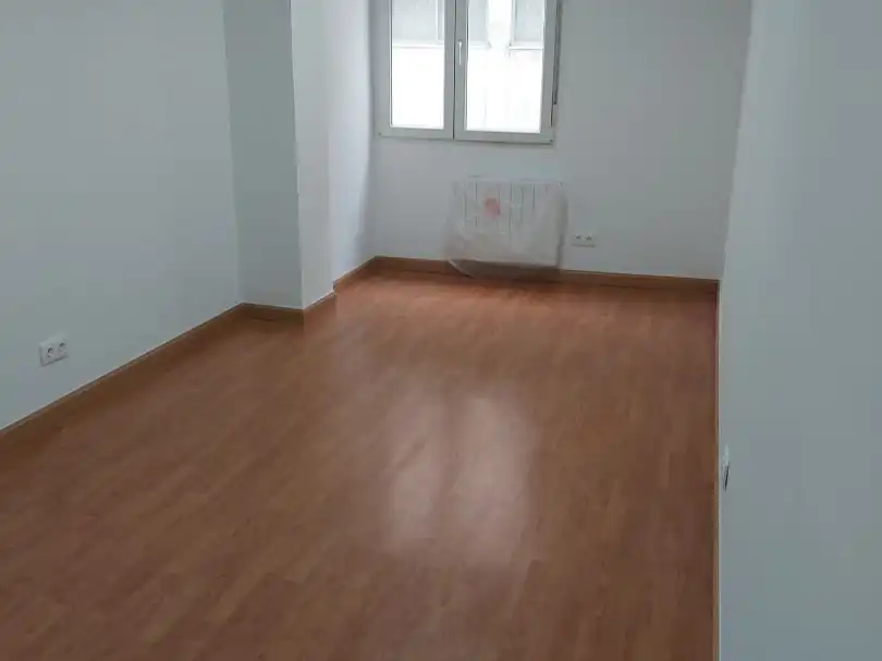Schlafzimmer von Büro zur Miete in Burgos mit Heizung, Internet und Alarm