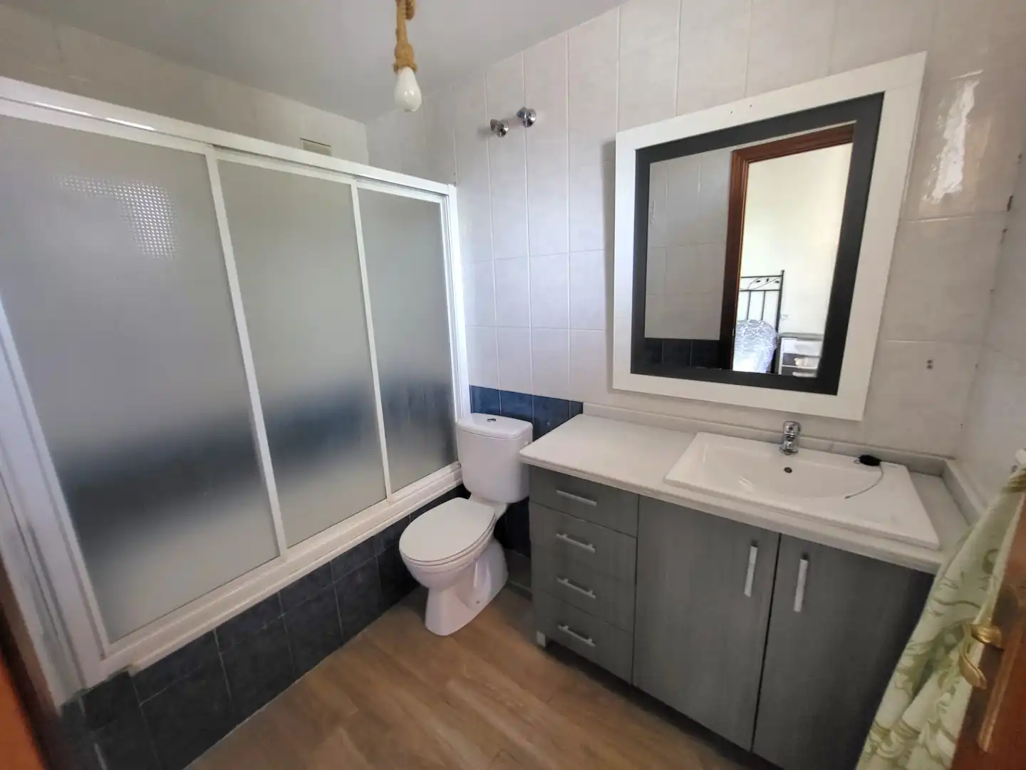 Baño de Piso de alquiler en Cáceres con Aire acondicionado, Terraza y Amueblado