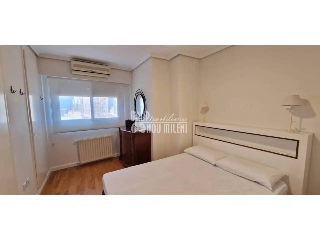 Dormitori de Dúplex de lloguer en Valencia amb Aire condicionat, Jardí privat i Parquet