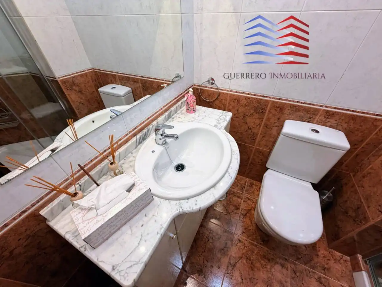 Bany de Pis de lloguer en Ourense Capital  amb Calefacció i Parquet