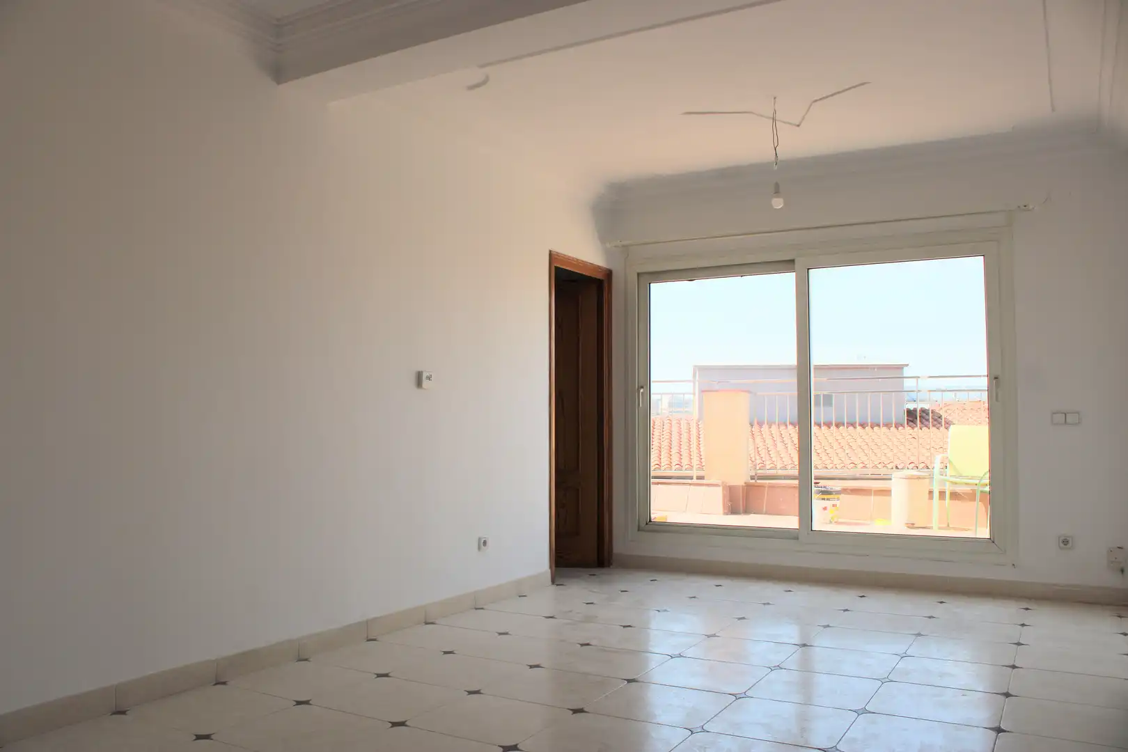 Dachboden zur Miete in Girona mit Heizung, Terrasse und Balkon